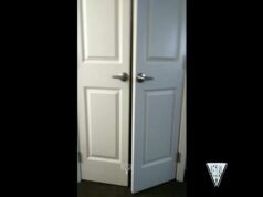 Airbnb-Hotel Scary Haunted Ghost shorts #horror #ghost #horrortok #funny #scary